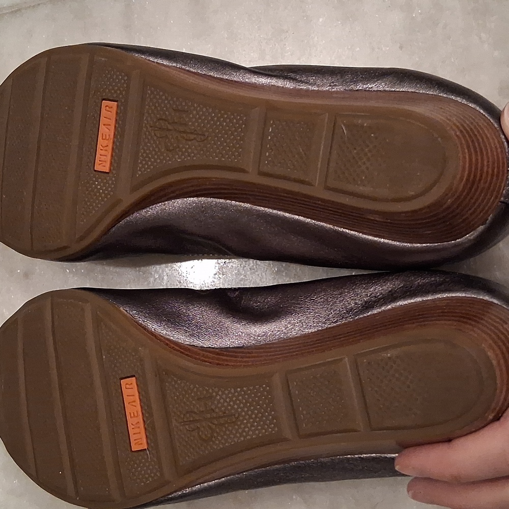 Cole Haan Women's Silver Metalic Air Tali Wedges 9.5B - Picture 4 of 6